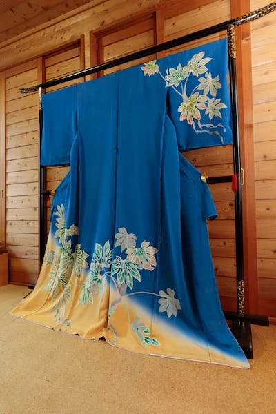 Le Yùzen, l’art de peindre sur un kimono